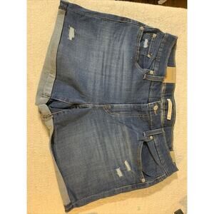 Levi’s NWT Mid Length Shorts Womens 33 16 Stretchy Denim